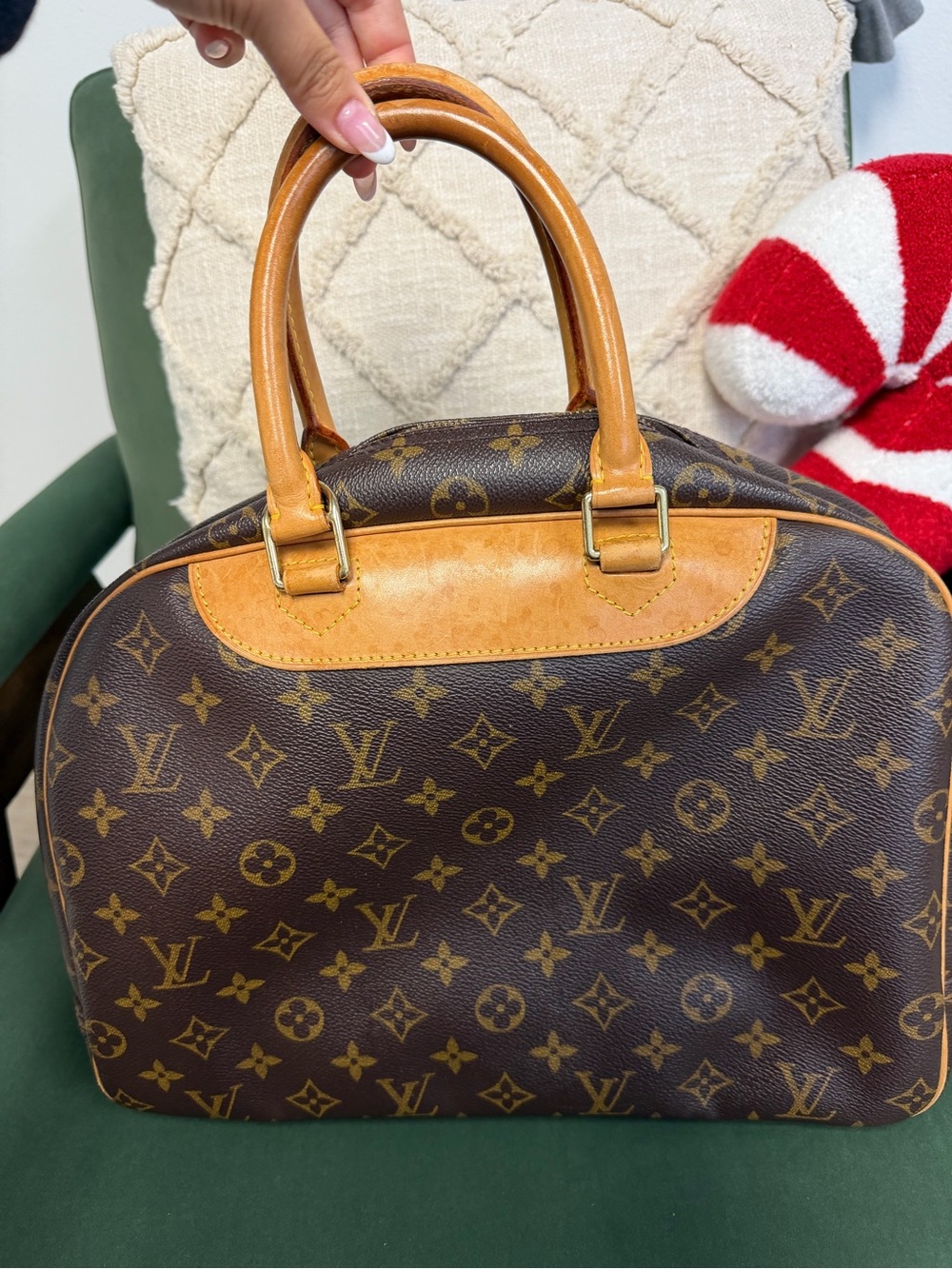 Pre-Loved Louis Vuitton Monogram Deauville - Picture 4 of 15